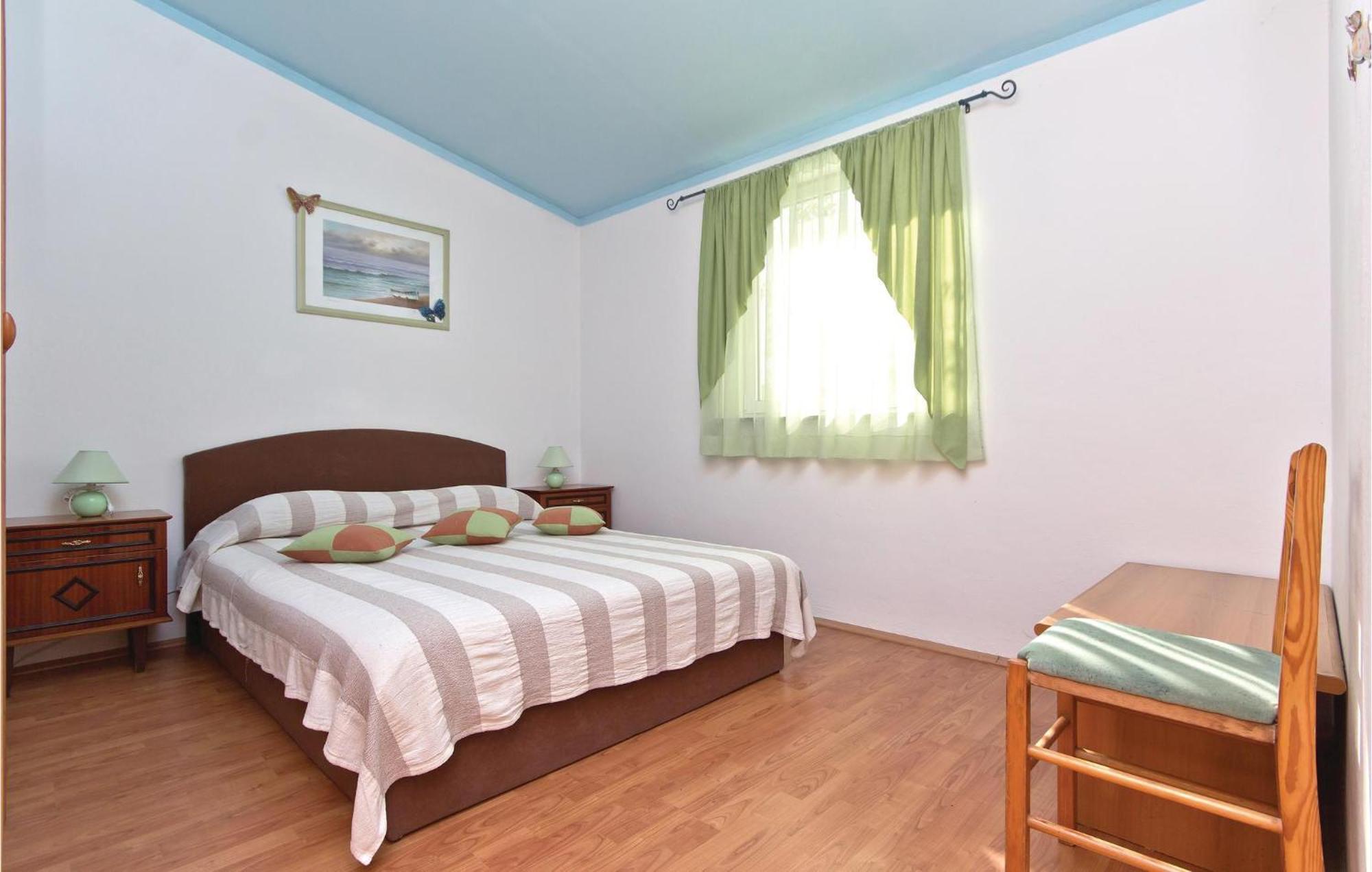 3 Bedroom Gorgeous Apartment In Marčana Extérieur photo