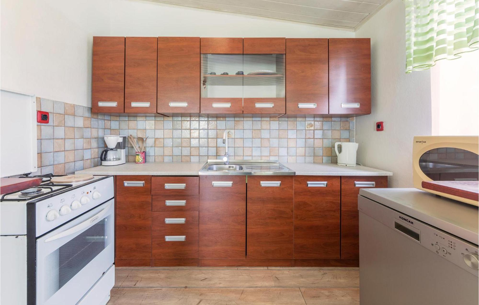3 Bedroom Gorgeous Apartment In Marčana Extérieur photo